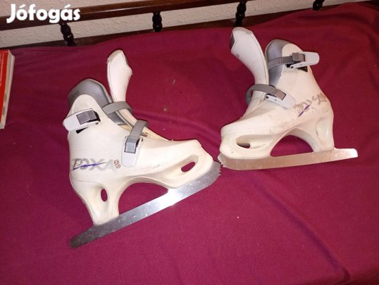 Fehér Roxa leánykorcsolya 30 méretű 5000ft óbuda