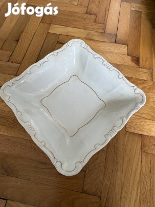 Fehér Zsolnay sültestál salátál arany díszítéssel