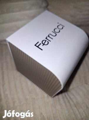 Fehér - bézs műanyag óradoboz