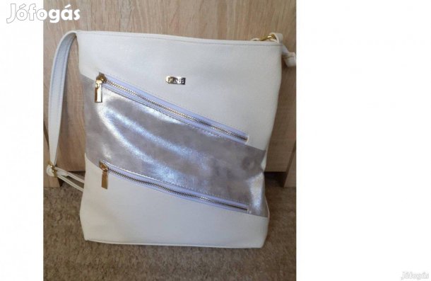 Fehér, rostbőr táska hibátlan, szép állapotban eladó