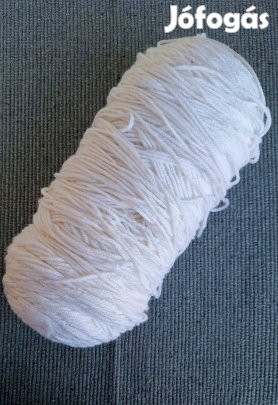 Fehér akril fonal 395 gr