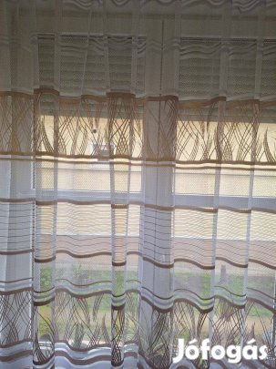 Fehér alapon barna csíkos függöny (3m x 180 cm) párban