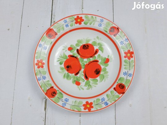 Fehér alapon piros virágos fali dísztányér 23cm
