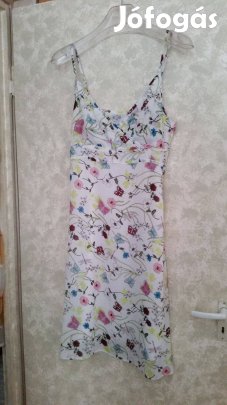 Fehér alapon színes mintás muszlin nyári ruha