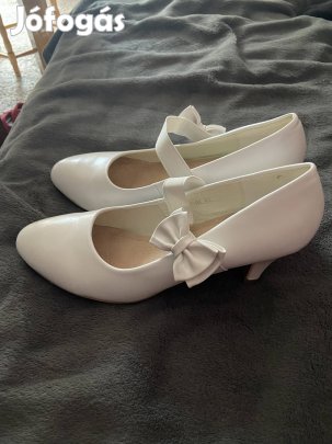 Fehér alkalmi cipő-41-es méretű