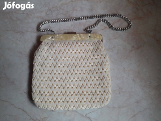 Fehér alkalmi retikül, műszálas csipke