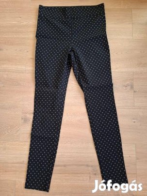 Fehér apró mintás fekete szterccs nadrág