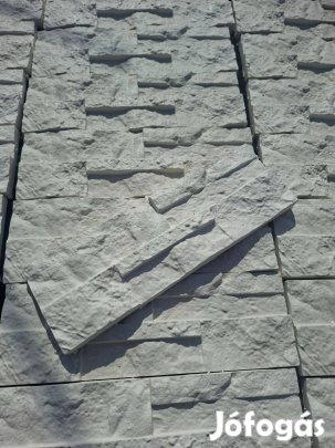 Fehér beltéri falburkolat