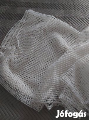 Fehér cérnafüggöny eladó