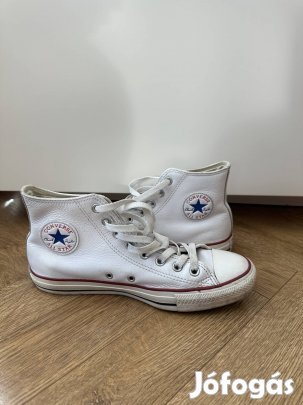 Fehér converse cipő