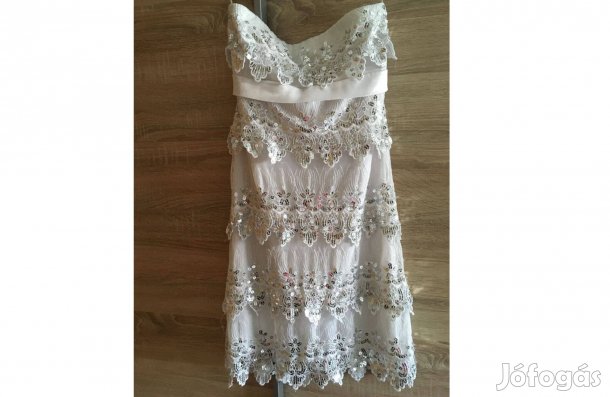 Fehér csillogós alkalmi ruha