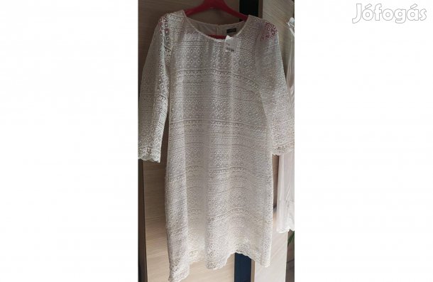 Fehér csipkeruha