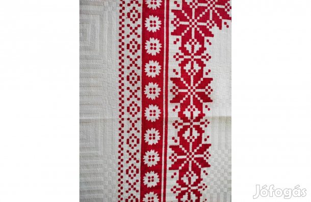 Fehér damaszt terítő garnitúra + konyharuhák, futók