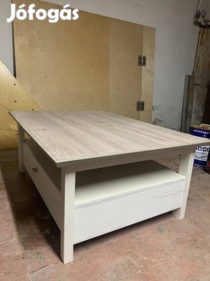 Fehér dohányzó asztal