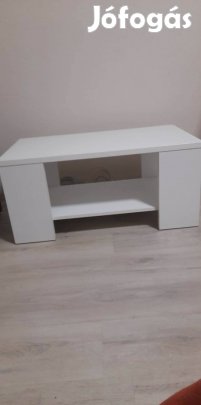 Fehér dohányzóasztal