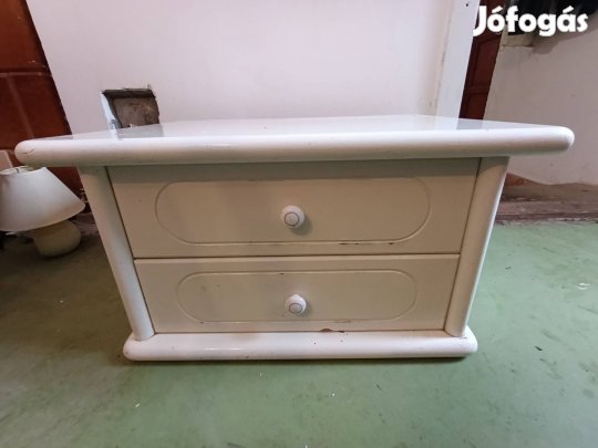 Fehér éjjeliszekrény eladó