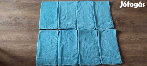 Fehér és színes törülközők