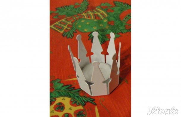 Fehér fém koronás mécsestartó_