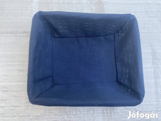 Fehér fonott tároló doboz szövet betéttel