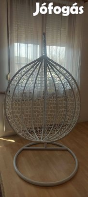 Fehér fuggo fotel ujszeru