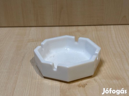 Fehér hamutartó, hamuzó