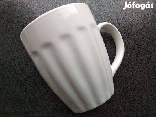 Fehér hullámos falú kerámia bögre 3 dl új