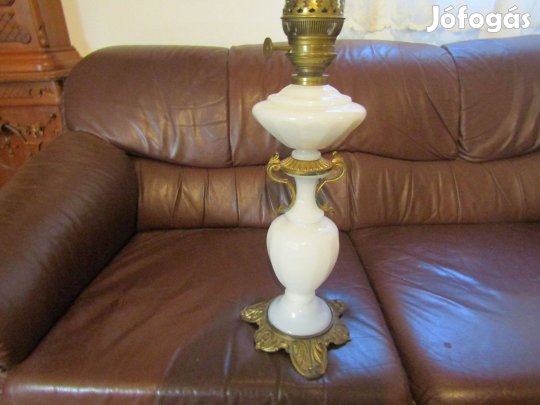 Fehér kalcedon lámpa