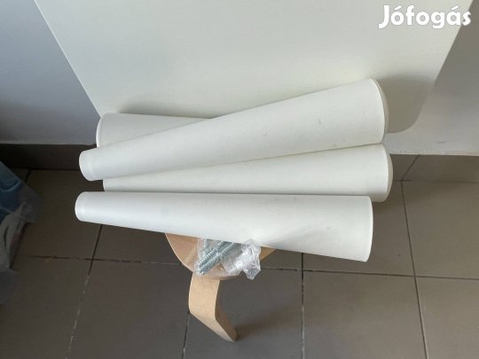 Fehér kisasztal / gyerekasztal (szétszerelt állapotban)