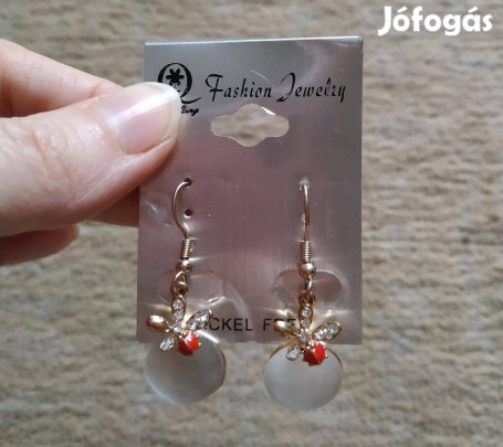 Fehér köves virágmintás lógós bizsu fülbevaló