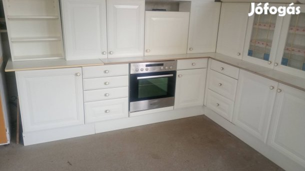 Fehér landhaus stílus konyhabútor komplett gépekkel szép állapotban 
