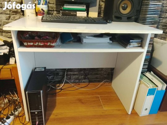 Fehér maszzív íróasztal