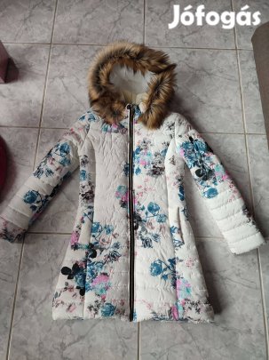 Fehér mintás női kabát
