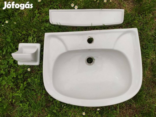 Fehér mosdókagyló kiegészítőivel eladó
