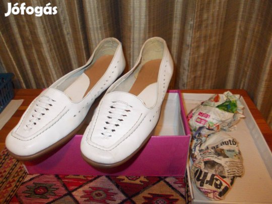 Fehér női cipő eladó/B