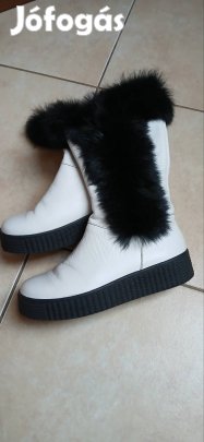 Fehér női csizma 37