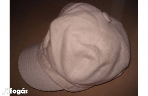 Fehér női shield-es sapka