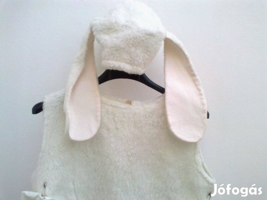 Fehér nyuszi, nyúl jelmez tappancsokkal, nyúllábakkal iskolás, felnőtt