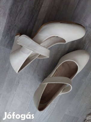 Fehér pántos magassarkú alkalmi cipő 36