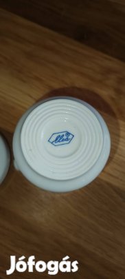 Fehér porcelán tejkiöntő