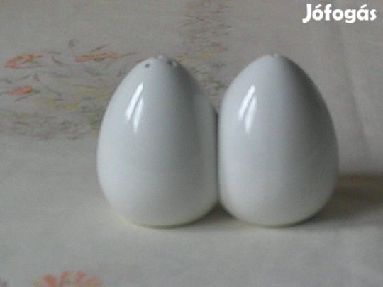 Fehér porcelán tojás alakú fűszertartó, sótartó ( 2 db. )
