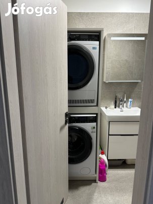 Fehér színű, mosótorony eladó