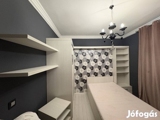 Fehér színű, teljes hálószoba bútor szett eladó