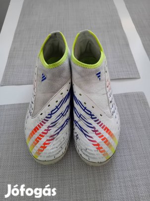 Fehér színű stoplis focicipő 36,5 méretben adidas!
