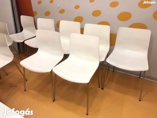Fehér színű szék, krómozott lábú étkezőszék - használt szék