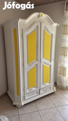 Fehér tölgyfa gardróbszekrény