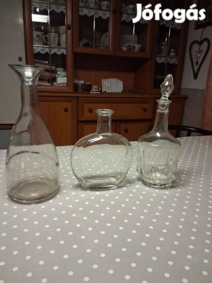 Fehér üvegek, eladók