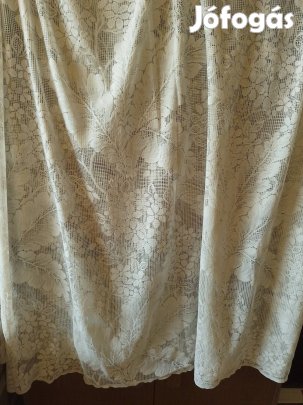 Fehér virág mintázatú függöny 