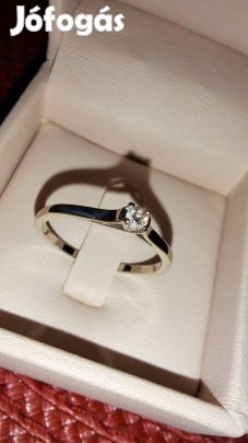 Fehérarany (14K) elhegyzési gyűrű, Briliáns gyémánttal