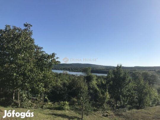 Fehérvárcsurgói 1414 nm-es telek eladó