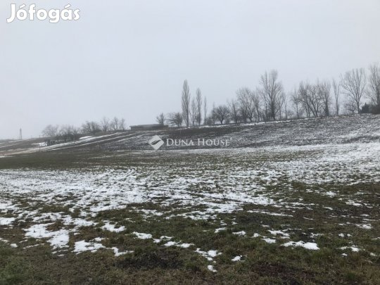 Fehérvárcsurgói 713 nm-es telek eladó